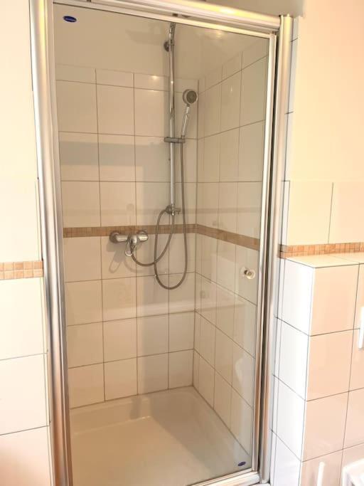 Doppelzimmer Mit Terrasse In Privatem Zuhause Lübeck Exterior foto